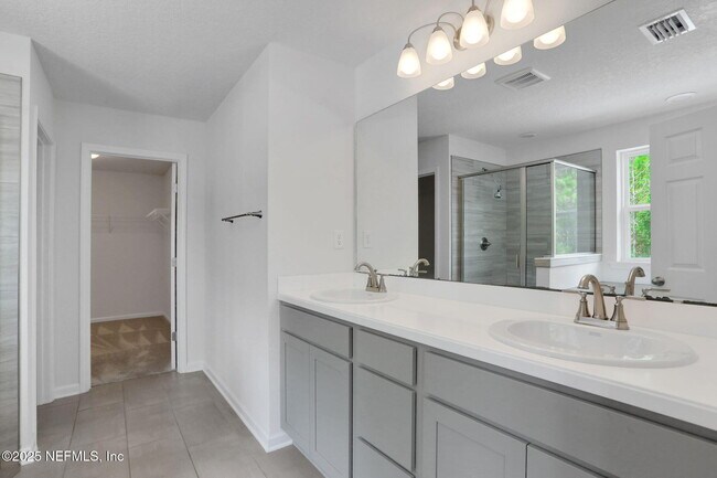 Building Photo - 277 Sandstone Dr