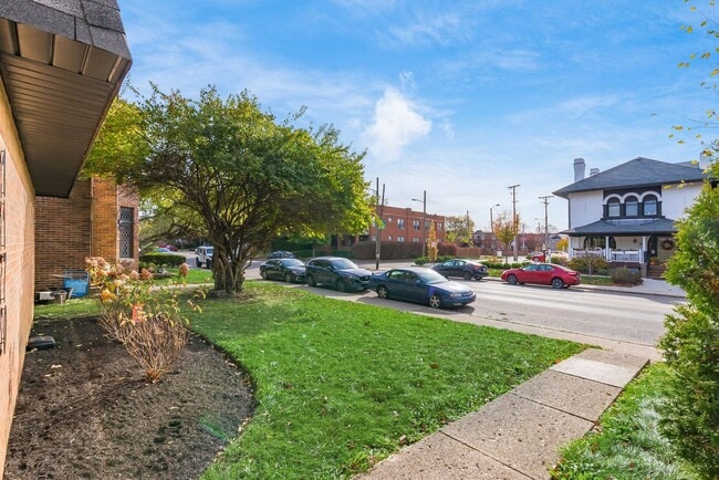 Building Photo - 2 Bed 1 Bath Apartment in Columbus!