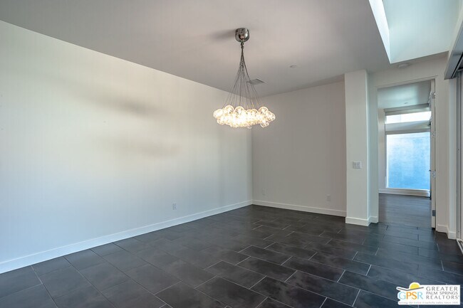 Building Photo - 392 Suave Ln