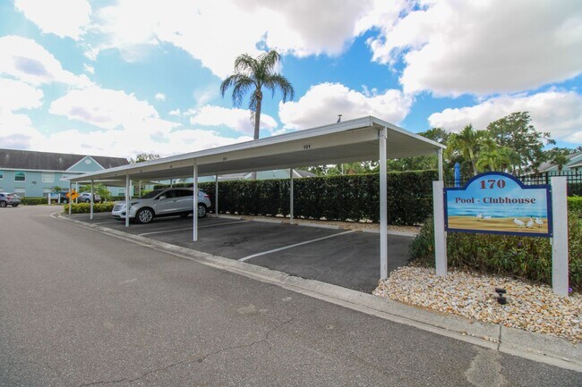 Building Photo - 2/2 REMODELED UNFURNISHED CONDO 1ST FLOOR ...