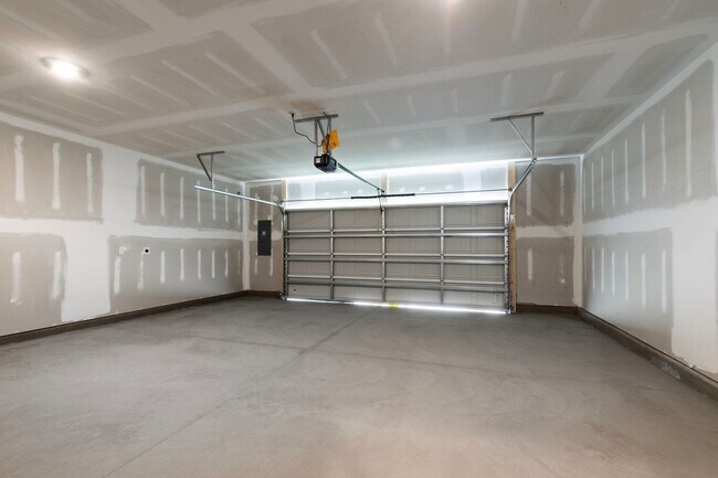 Building Photo - Horton Park Gem: Spacious 4-Bed, 3.5-Bath Townhome