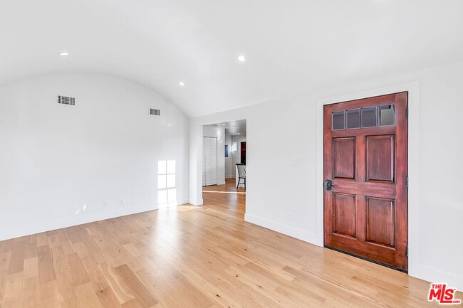 Building Photo - 3062 Field Ave