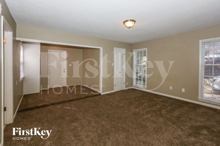 Building Photo - 5651 Chapman Ave