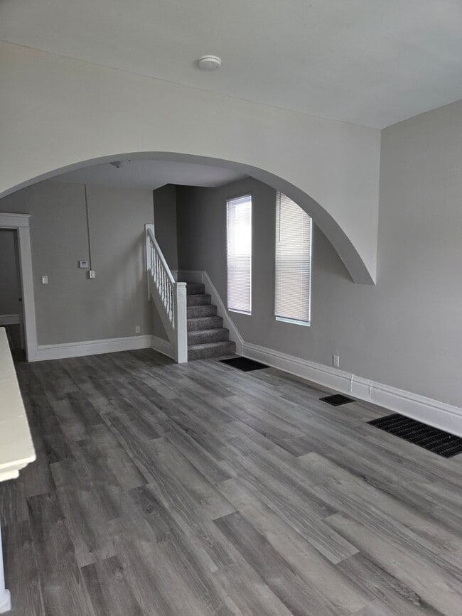 Building Photo - NCH - 646-648 Carpenter St.