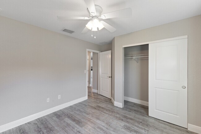 Building Photo - 7 Pecan Dr Terrace