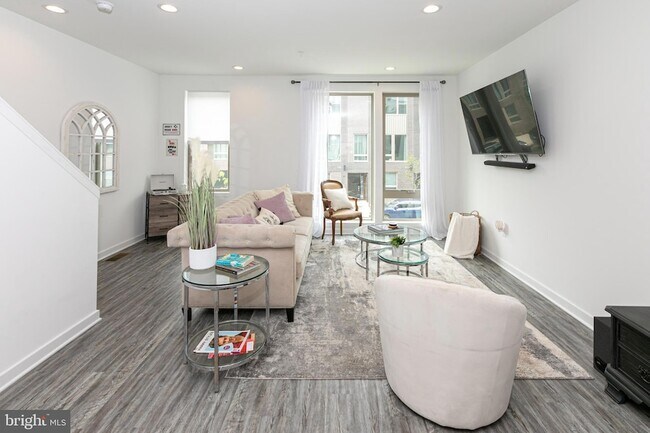 Building Photo - 3123 Beachview Ln