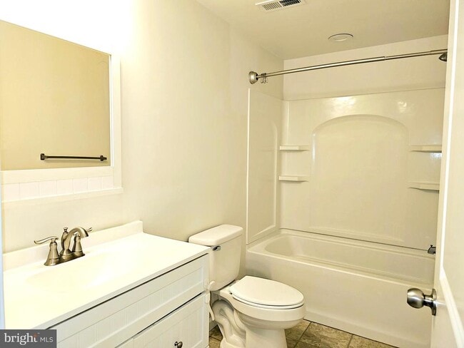 Building Photo - 143 Mitscher Rd