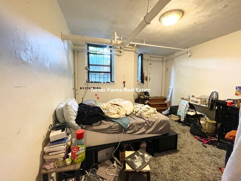 Building Photo - 80 Saint Stephen St