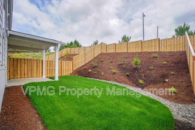 Building Photo - 2347 E Otter Lp
