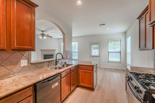 Building Photo - 25507 Marmite Dr