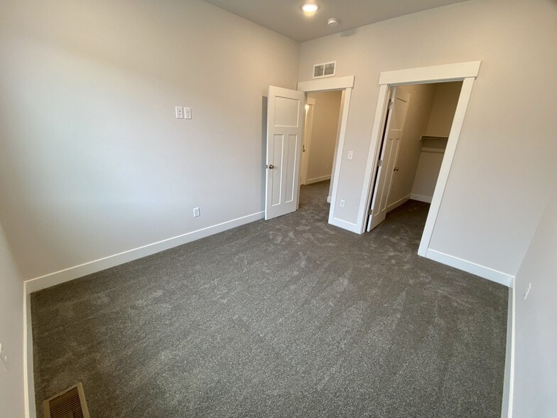 Building Photo - 2402 49th Ave Ct