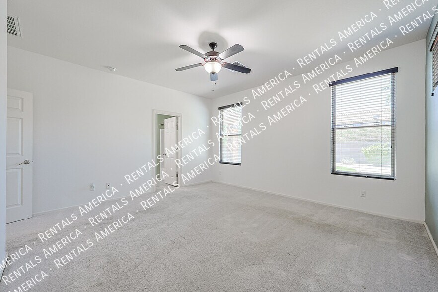 Building Photo - 15611 W Westview Dr
