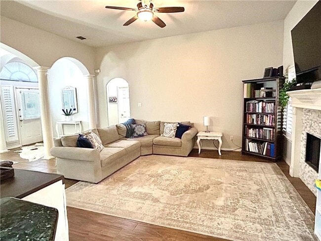 Building Photo - 7005 Vineyard Dr