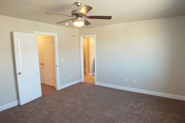 Building Photo - Brand New Townhouses! Available Now!