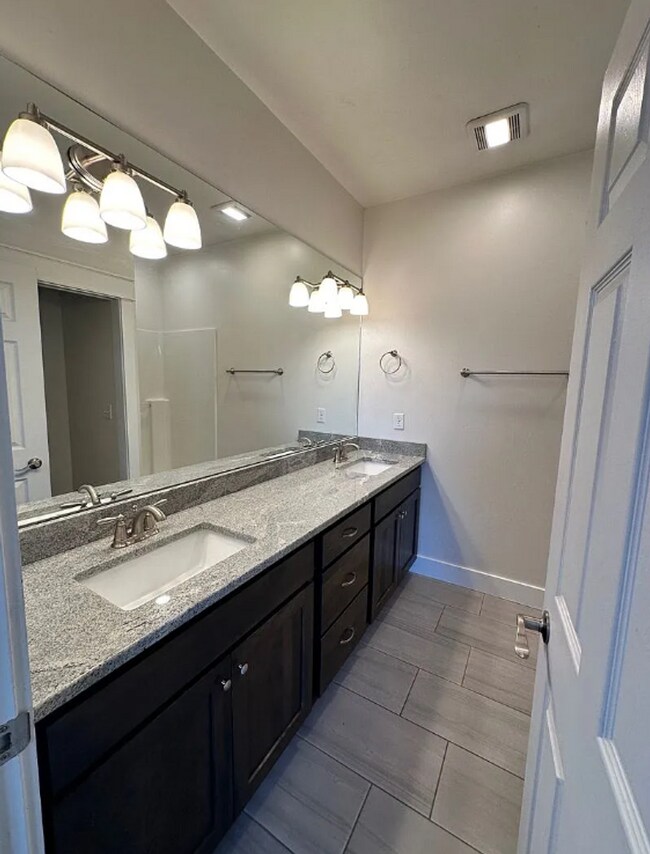 Building Photo - 365 N Ferguson Ave