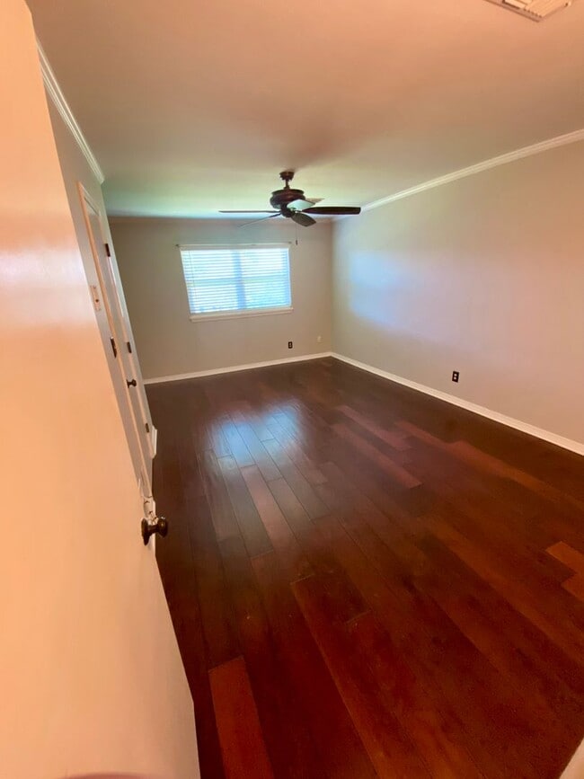 Building Photo - ** 3/1.5 RIVER OAKS CONDOMINIUM **