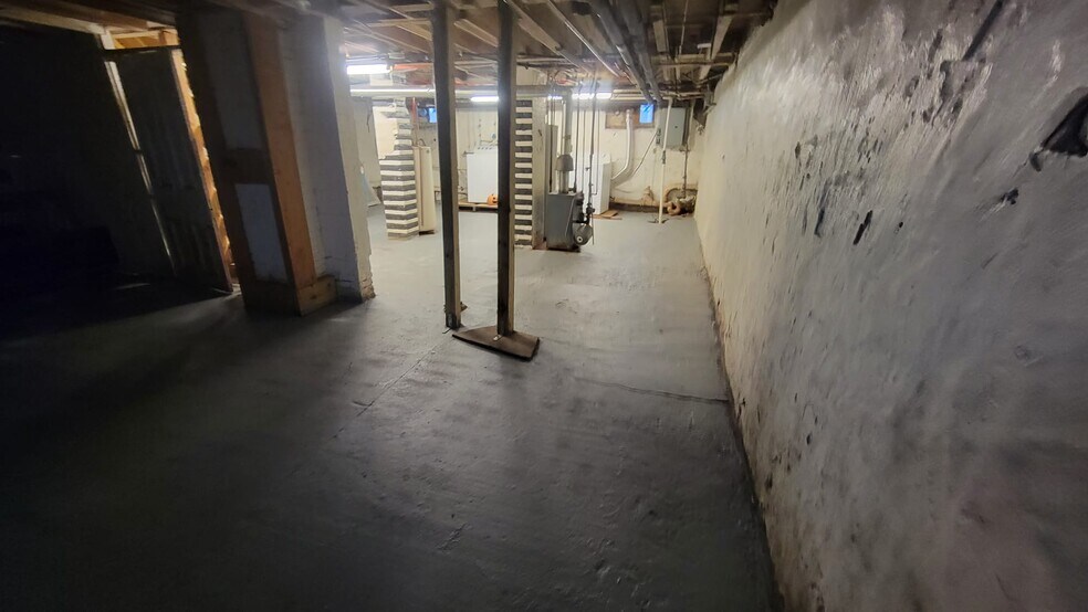 Building Photo - 1530 Pennington Rd