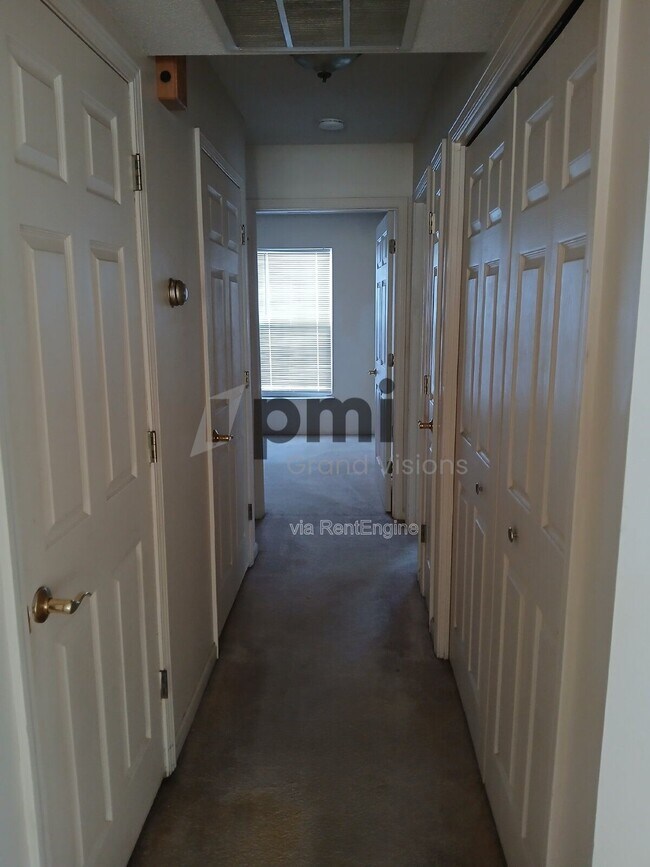 Building Photo - 1306 Arthur Ave