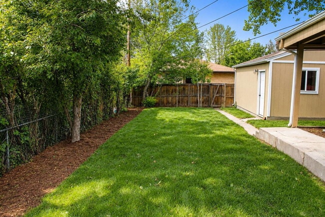 Building Photo - Gorgeous 4-Bed Gem in Denver with Granite Accents, Cozy Fireplace, & Finished Basement!