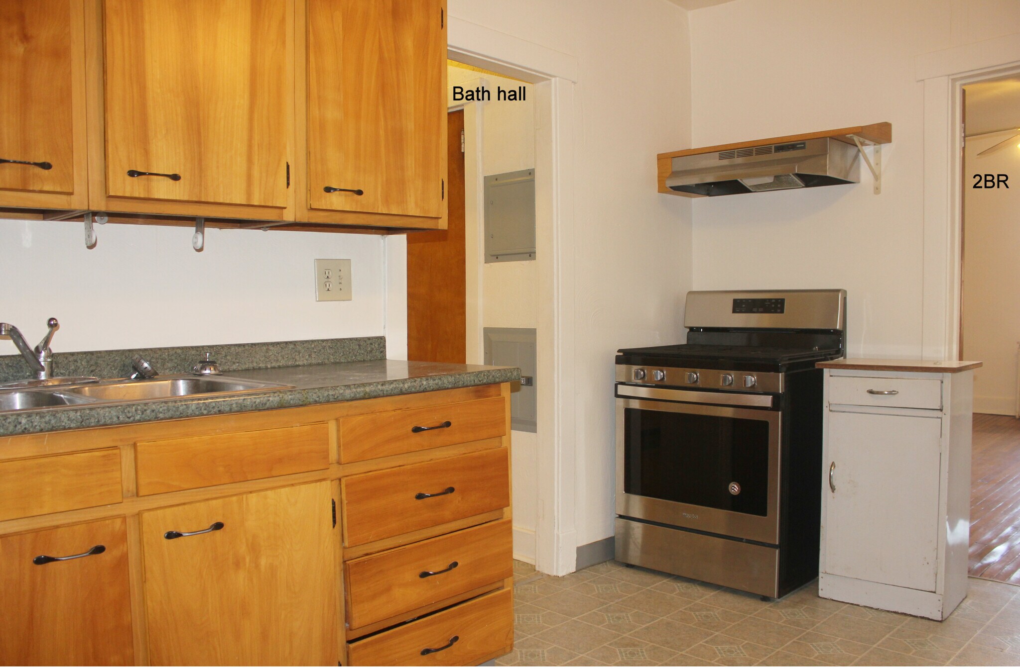 Stove & exhaust hood - 5840 Alderson St