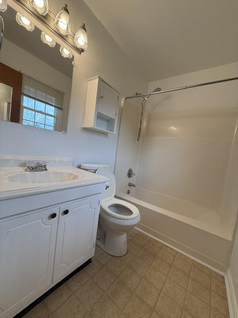 Building Photo - 3479 Sutherland Dr