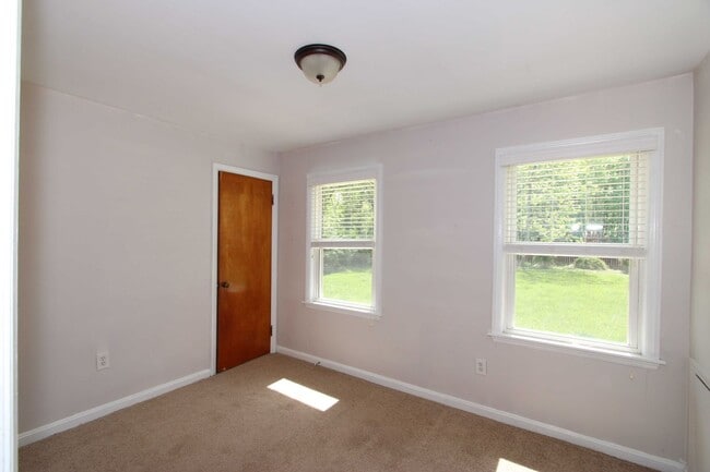 Building Photo - 3 Bed 1 Bath House