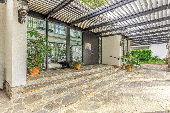 Clubhouse entry - 18645 Hatteras St