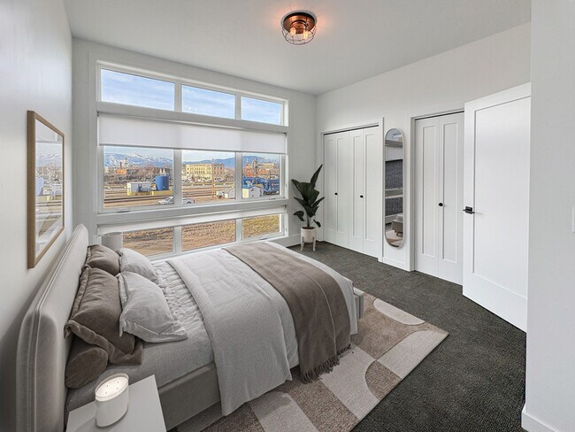 Building Photo - 119 B N 2nd St W