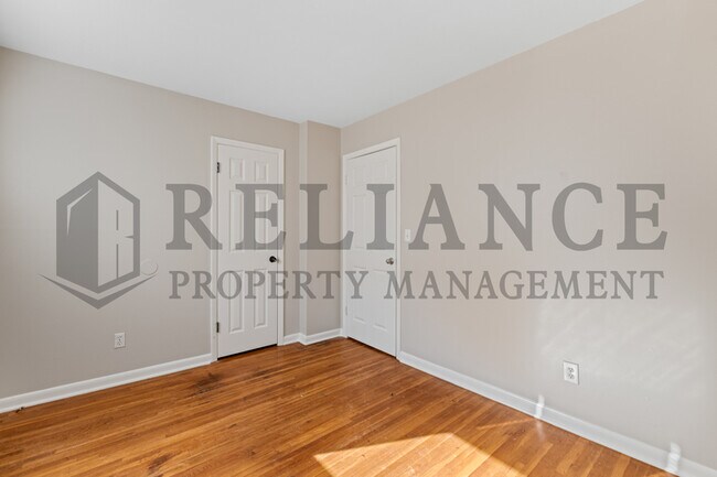 Building Photo - 3408 S Hiram Ave