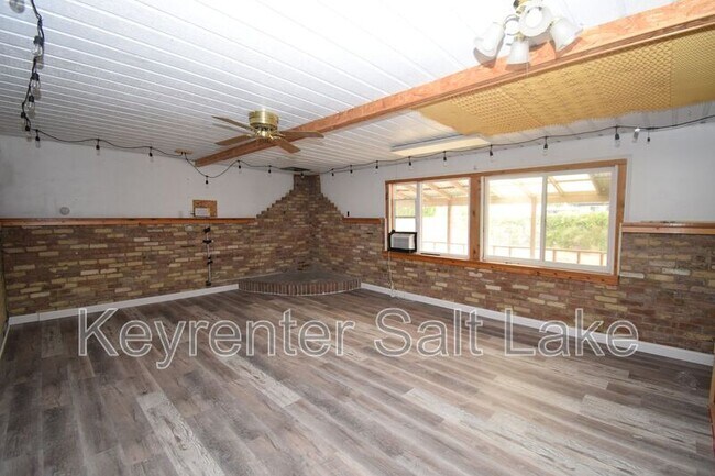 Building Photo - 3215 S 4400 W