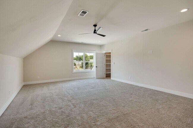 Building Photo - 5056 Jon Oak Dr