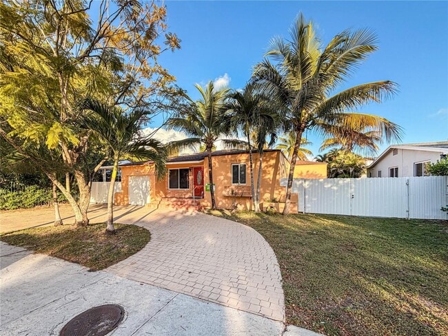 Building Photo - 1575 SW 12th Ave