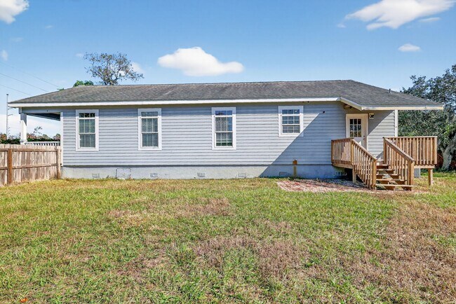 Building Photo - Charming and spacious home for rent in Leesburg!