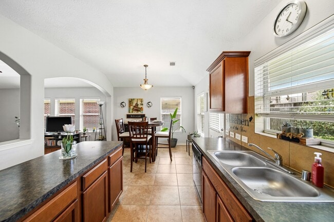 Building Photo - 3414 Oaklawn Pl Dr
