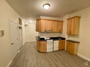 Building Photo - Great 3 Bed Right in Kenmore Square! Call ...