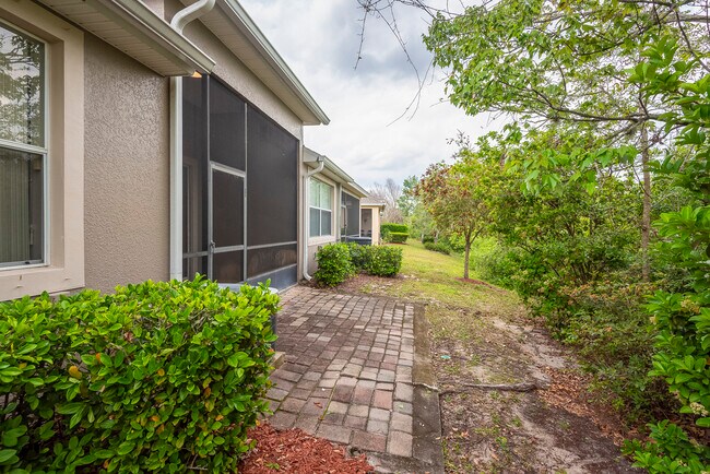 Building Photo - 253 Catriona Dr