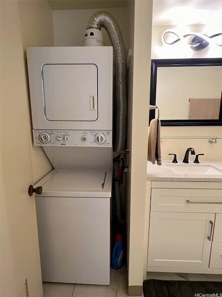 Building Photo - 469 Ena Rd