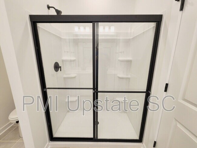 Building Photo - 1283 Westgate Vlg Dr