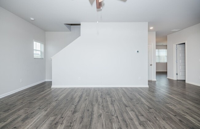 Building Photo - 1016 Sherwood Ln