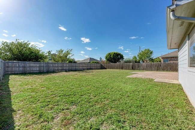 Building Photo - 1203 Tricia Cove