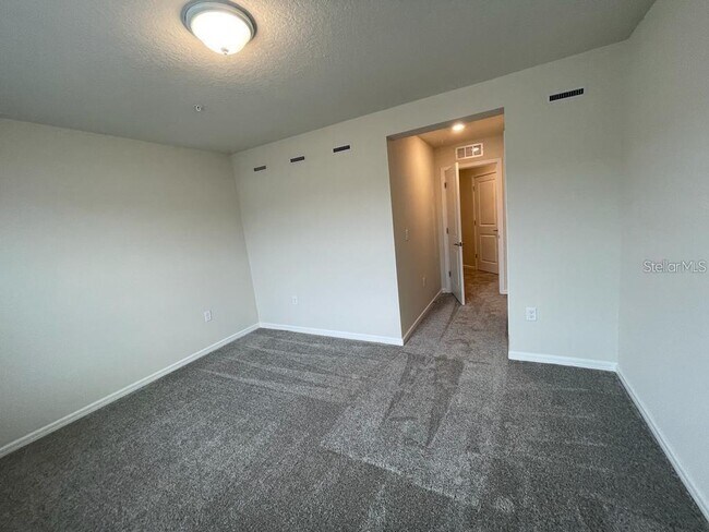 Building Photo - 2800 Bright Bird Ln