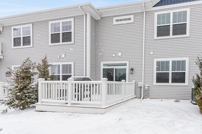 Building Photo - 253 Masters Dr