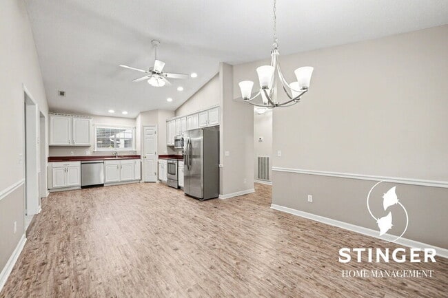 Building Photo - 76 Wade Hampton Dr