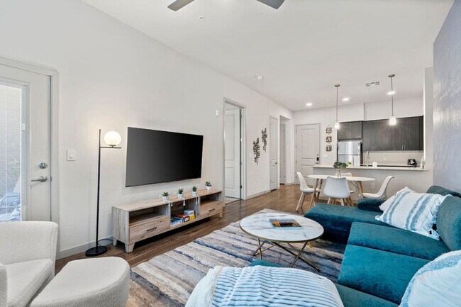 Building Photo - 500 W Broadway Rd