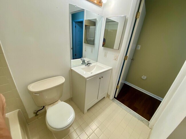 Building Photo - 2403 Ravens Crest Dr