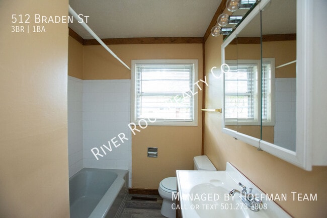 Building Photo - 512 Braden St