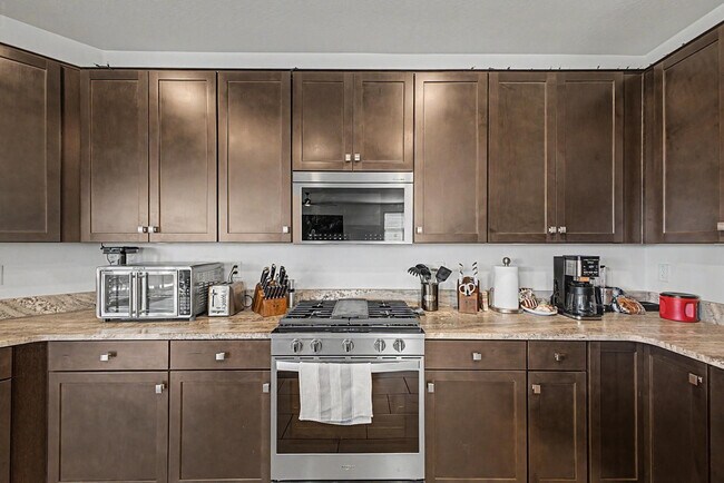 Building Photo - 2548 W Grenadine Rd