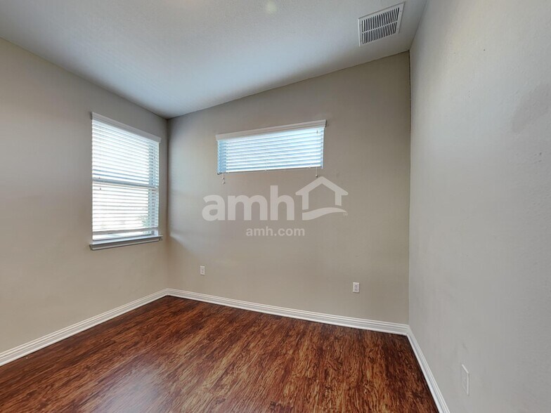 Building Photo - 5904 Gerard Dr
