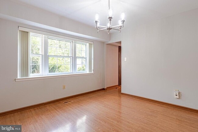 Building Photo - 13145 Madonna Ln