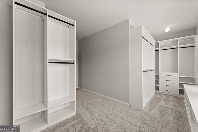 Building Photo - 4656 Silver Oak Dr SW
